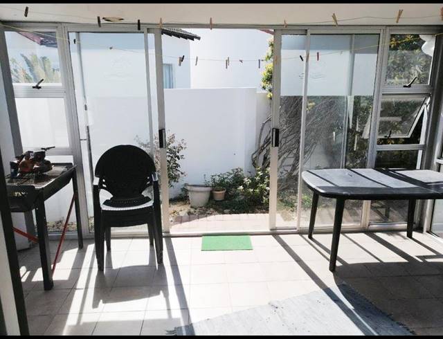 3 BEDROOM TOWNHOUSE RENTED IN BLUEWATER BAY